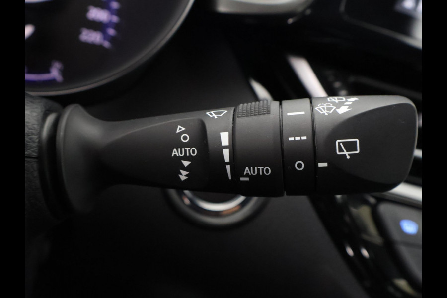 Toyota C-HR 116 PK DYNAMIC URBAN NAVI 1e EIG GARANTIE 6-2028 ! LMV.CLIMA. ADAPTIEF CRUISE CONTROL . KEYLESS ENTRY . ELEKTRISCHE INKLAPBARE SPIEGELS .