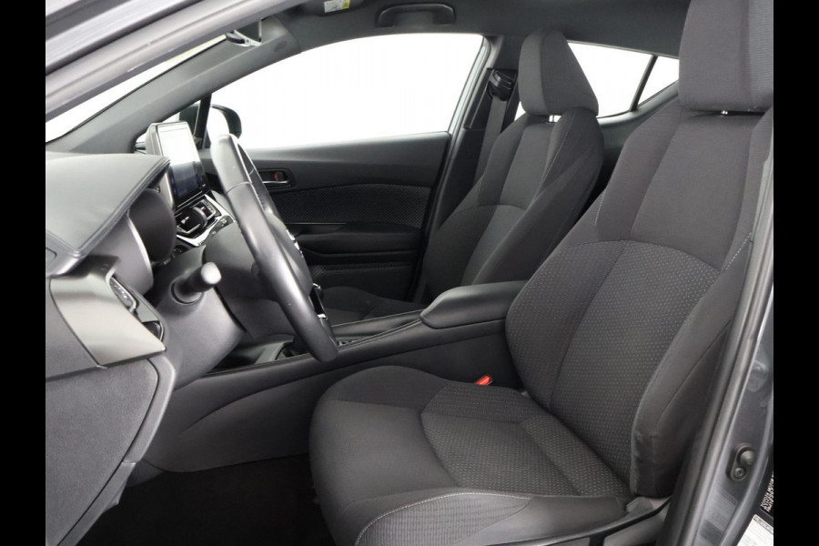 Toyota C-HR 116 PK DYNAMIC URBAN NAVI 1e EIG GARANTIE 6-2028 ! LMV.CLIMA. ADAPTIEF CRUISE CONTROL . KEYLESS ENTRY . ELEKTRISCHE INKLAPBARE SPIEGELS .