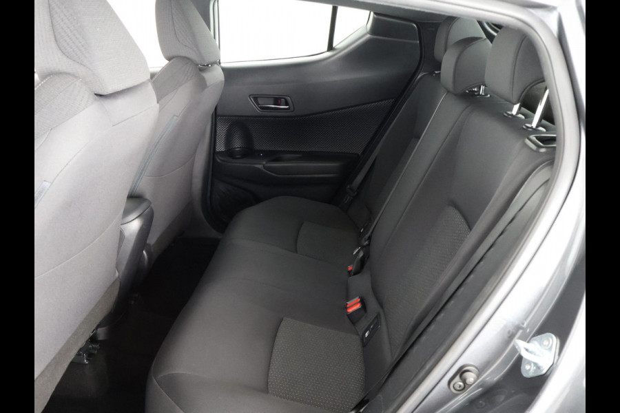 Toyota C-HR 116 PK DYNAMIC URBAN NAVI 1e EIG GARANTIE 6-2028 ! LMV.CLIMA. ADAPTIEF CRUISE CONTROL . KEYLESS ENTRY . ELEKTRISCHE INKLAPBARE SPIEGELS .