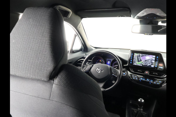 Toyota C-HR 116 PK DYNAMIC URBAN NAVI 1e EIG GARANTIE 6-2028 ! LMV.CLIMA. ADAPTIEF CRUISE CONTROL . KEYLESS ENTRY . ELEKTRISCHE INKLAPBARE SPIEGELS .