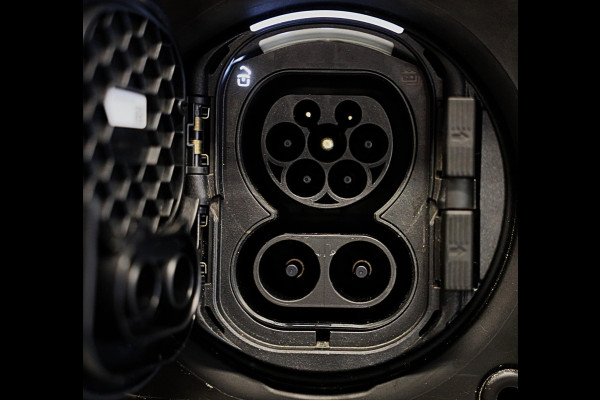 Mercedes-Benz GLE 400 e 4MATIC AMG 63 Look / FACELIFT / Head Up / Leder / 360 Camera / Memory / Open Pano / 22 Inch / Led