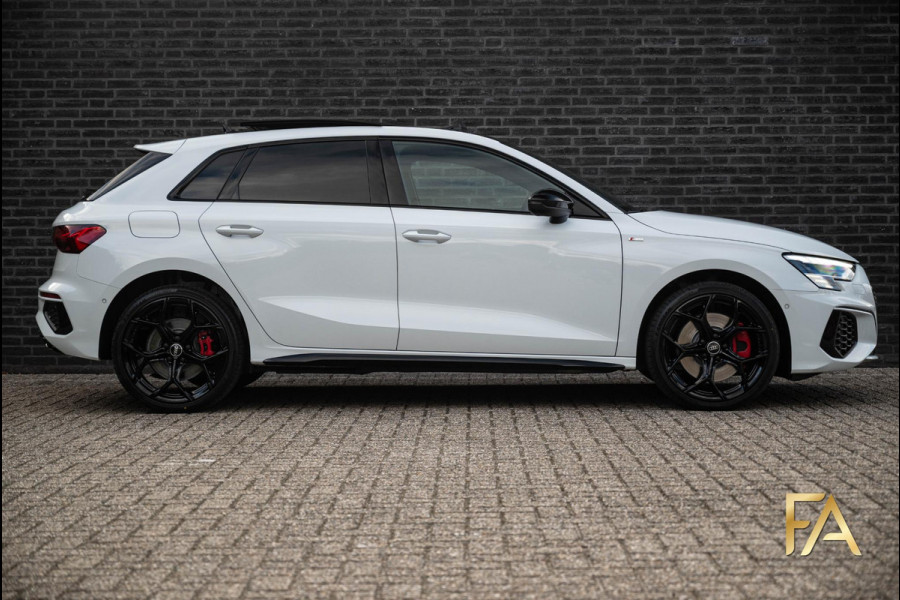 Audi A3 Sportback 45 TFSI e S Line Competition Panodak|RSseats|Sfeer|Headup|Massage|19Inch Audi A3 Sportback 45 TFSI e S Line Competition Panodak|RSseats|Sfeer|Headup|Massage|19Inch