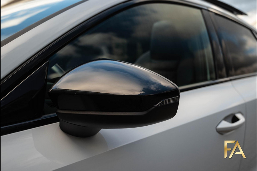 Audi A3 Sportback 45 TFSI e S Line Competition Panodak|RSseats|Sfeer|Headup|Massage|19Inch Audi A3 Sportback 45 TFSI e S Line Competition Panodak|RSseats|Sfeer|Headup|Massage|19Inch