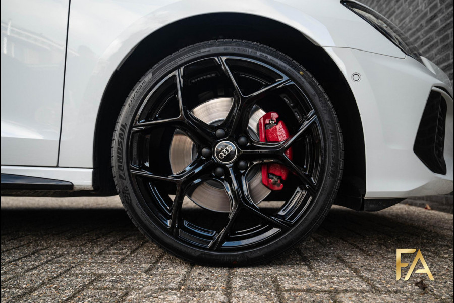 Audi A3 Sportback 45 TFSI e S Line Competition Panodak|RSseats|Sfeer|Headup|Massage|19Inch Audi A3 Sportback 45 TFSI e S Line Competition Panodak|RSseats|Sfeer|Headup|Massage|19Inch