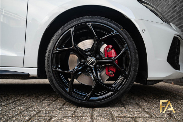 Audi A3 Sportback 45 TFSI e S Line Competition Panodak|RSseats|Sfeer|Headup|Massage|19Inch Audi A3 Sportback 45 TFSI e S Line Competition Panodak|RSseats|Sfeer|Headup|Massage|19Inch