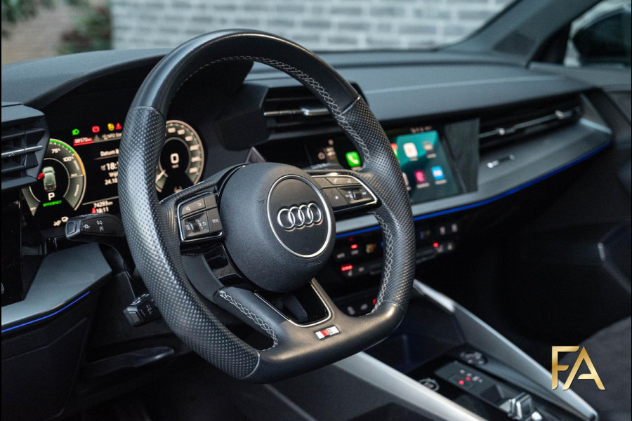 Audi A3 Sportback 45 TFSI e S Line Competition Panodak|RSseats|Sfeer|Headup|Massage|19Inch Audi A3 Sportback 45 TFSI e S Line Competition Panodak|RSseats|Sfeer|Headup|Massage|19Inch