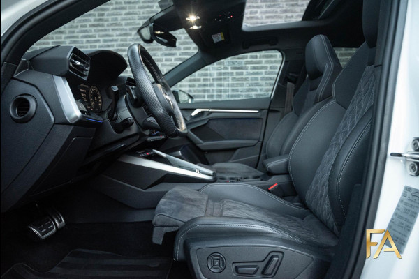 Audi A3 Sportback 45 TFSI e S Line Competition Panodak|RSseats|Sfeer|Headup|Massage|19Inch Audi A3 Sportback 45 TFSI e S Line Competition Panodak|RSseats|Sfeer|Headup|Massage|19Inch