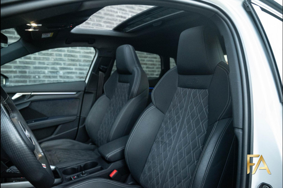 Audi A3 Sportback 45 TFSI e S Line Competition Panodak|RSseats|Sfeer|Headup|Massage|19Inch Audi A3 Sportback 45 TFSI e S Line Competition Panodak|RSseats|Sfeer|Headup|Massage|19Inch
