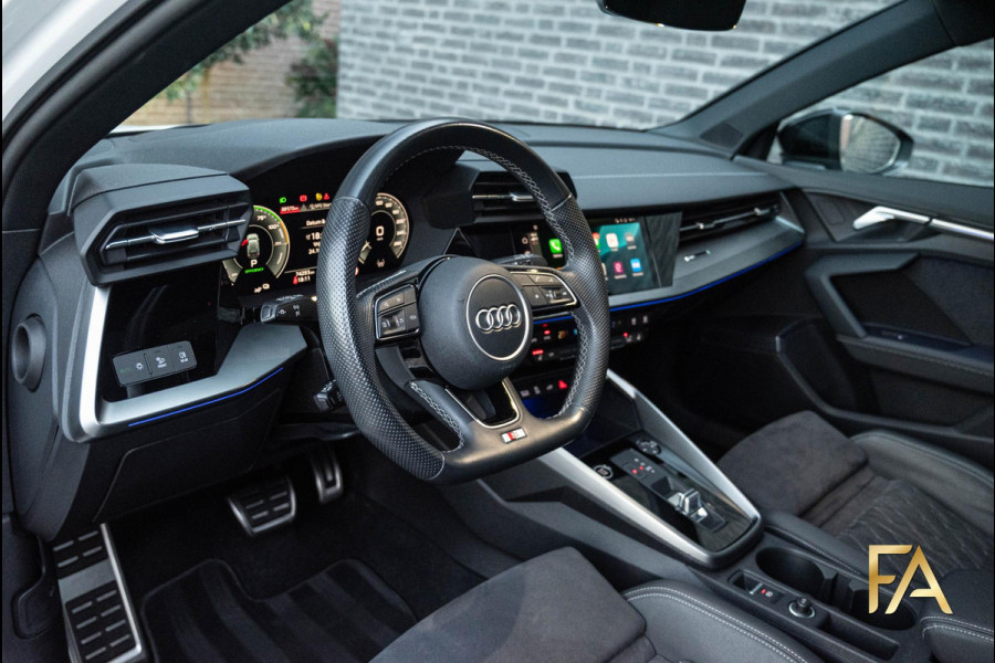Audi A3 Sportback 45 TFSI e S Line Competition Panodak|RSseats|Sfeer|Headup|Massage|19Inch Audi A3 Sportback 45 TFSI e S Line Competition Panodak|RSseats|Sfeer|Headup|Massage|19Inch