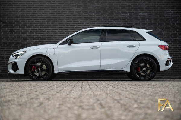 Audi A3 Sportback 45 TFSI e S Line Competition Panodak|RSseats|Sfeer|Headup|Massage|19Inch Audi A3 Sportback 45 TFSI e S Line Competition Panodak|RSseats|Sfeer|Headup|Massage|19Inch