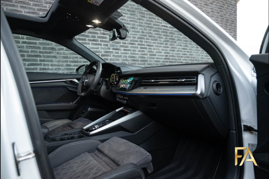 Audi A3 Sportback 45 TFSI e S Line Competition Panodak|RSseats|Sfeer|Headup|Massage|19Inch Audi A3 Sportback 45 TFSI e S Line Competition Panodak|RSseats|Sfeer|Headup|Massage|19Inch