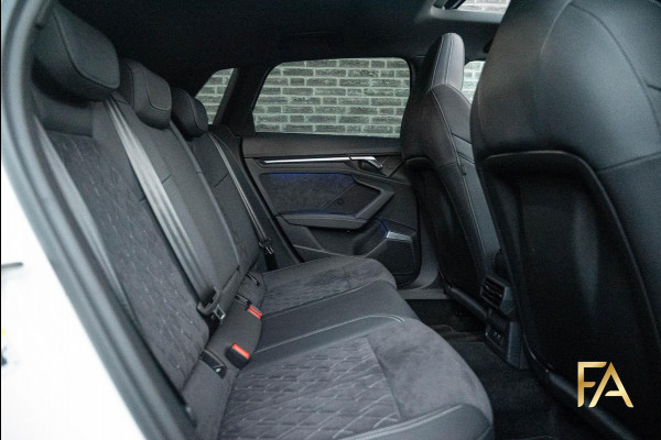 Audi A3 Sportback 45 TFSI e S Line Competition Panodak|RSseats|Sfeer|Headup|Massage|19Inch Audi A3 Sportback 45 TFSI e S Line Competition Panodak|RSseats|Sfeer|Headup|Massage|19Inch