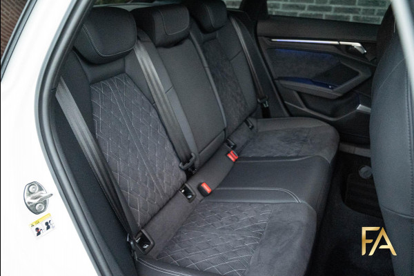 Audi A3 Sportback 45 TFSI e S Line Competition Panodak|RSseats|Sfeer|Headup|Massage|19Inch Audi A3 Sportback 45 TFSI e S Line Competition Panodak|RSseats|Sfeer|Headup|Massage|19Inch