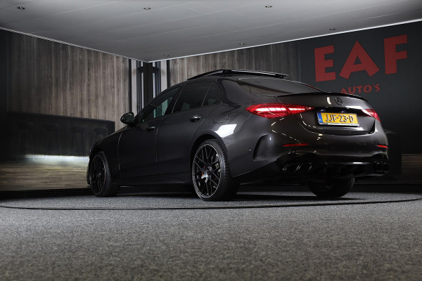 Mercedes-Benz C-Klasse 300 e AMG 63 Look / Camera / Acc / Lane Assist / F1 / Verwarming 4x / Leder / Open Pano / Dode Hoek / 20 In Mercedes-Benz C-Klasse 300 e AMG 63 Look / Camera / Acc / Lane Assist / F1 / Verwarming 4x / Leder / Open Pano / Dode Hoek / 20 In