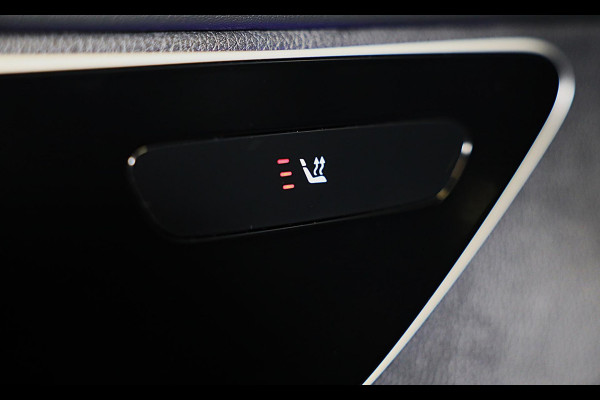 Mercedes-Benz C-Klasse 300 e AMG 63 Look / Camera / Acc / Lane Assist / F1 / Verwarming 4x / Leder / Open Pano / Dode Hoek / 20 In Mercedes-Benz C-Klasse 300 e AMG 63 Look / Camera / Acc / Lane Assist / F1 / Verwarming 4x / Leder / Open Pano / Dode Hoek / 20 In