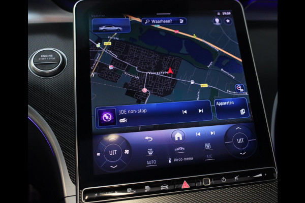 Mercedes-Benz C-Klasse 300 e AMG 63 Look / Camera / Acc / Lane Assist / F1 / Verwarming 4x / Leder / Open Pano / Dode Hoek / 20 In Mercedes-Benz C-Klasse 300 e AMG 63 Look / Camera / Acc / Lane Assist / F1 / Verwarming 4x / Leder / Open Pano / Dode Hoek / 20 In