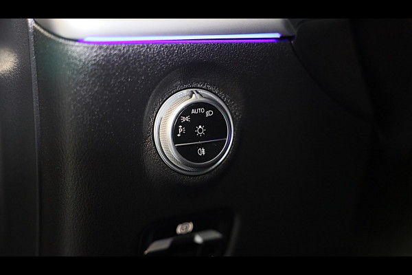 Mercedes-Benz C-Klasse 300 e AMG 63 Look / Camera / Acc / Lane Assist / F1 / Verwarming 4x / Leder / Open Pano / Dode Hoek / 20 In Mercedes-Benz C-Klasse 300 e AMG 63 Look / Camera / Acc / Lane Assist / F1 / Verwarming 4x / Leder / Open Pano / Dode Hoek / 20 In