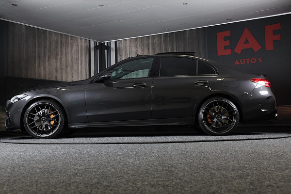 Mercedes-Benz C-Klasse 300 e AMG 63 Look / Camera / Acc / Lane Assist / F1 / Verwarming 4x / Leder / Open Pano / Dode Hoek / 20 In Mercedes-Benz C-Klasse 300 e AMG 63 Look / Camera / Acc / Lane Assist / F1 / Verwarming 4x / Leder / Open Pano / Dode Hoek / 20 In