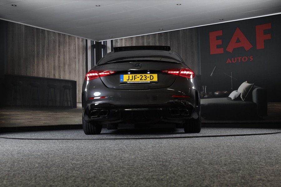 Mercedes-Benz C-Klasse 300 e AMG 63 Look / Camera / Acc / Lane Assist / F1 / Verwarming 4x / Leder / Open Pano / Dode Hoek / 20 In Mercedes-Benz C-Klasse 300 e AMG 63 Look / Camera / Acc / Lane Assist / F1 / Verwarming 4x / Leder / Open Pano / Dode Hoek / 20 In