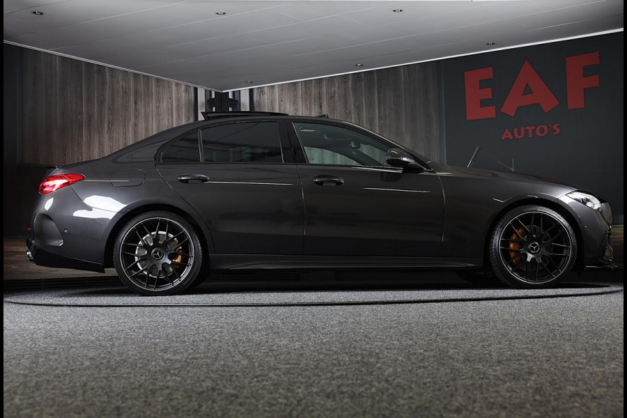 Mercedes-Benz C-Klasse 300 e AMG 63 Look / Camera / Acc / Lane Assist / F1 / Verwarming 4x / Leder / Open Pano / Dode Hoek / 20 In Mercedes-Benz C-Klasse 300 e AMG 63 Look / Camera / Acc / Lane Assist / F1 / Verwarming 4x / Leder / Open Pano / Dode Hoek / 20 In