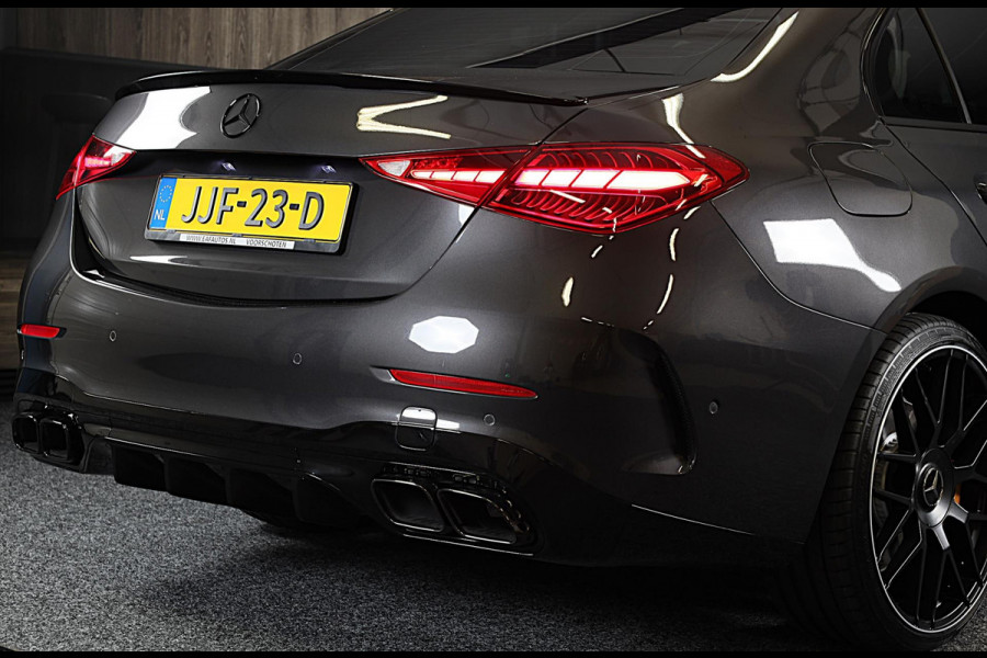 Mercedes-Benz C-Klasse 300 e AMG 63 Look / Camera / Acc / Lane Assist / F1 / Verwarming 4x / Leder / Open Pano / Dode Hoek / 20 In Mercedes-Benz C-Klasse 300 e AMG 63 Look / Camera / Acc / Lane Assist / F1 / Verwarming 4x / Leder / Open Pano / Dode Hoek / 20 In