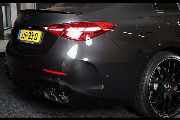 Mercedes-Benz C-Klasse 300 e AMG 63 Look / Camera / Acc / Lane Assist / F1 / Verwarming 4x / Leder / Open Pano / Dode Hoek / 20 In Mercedes-Benz C-Klasse 300 e AMG 63 Look / Camera / Acc / Lane Assist / F1 / Verwarming 4x / Leder / Open Pano / Dode Hoek / 20 In