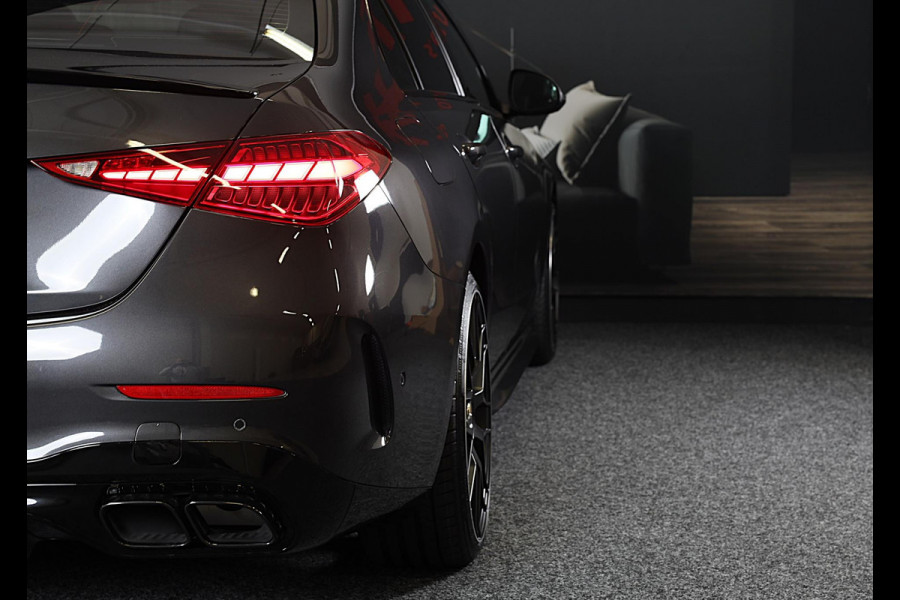 Mercedes-Benz C-Klasse 300 e AMG 63 Look / Camera / Acc / Lane Assist / F1 / Verwarming 4x / Leder / Open Pano / Dode Hoek / 20 In Mercedes-Benz C-Klasse 300 e AMG 63 Look / Camera / Acc / Lane Assist / F1 / Verwarming 4x / Leder / Open Pano / Dode Hoek / 20 In