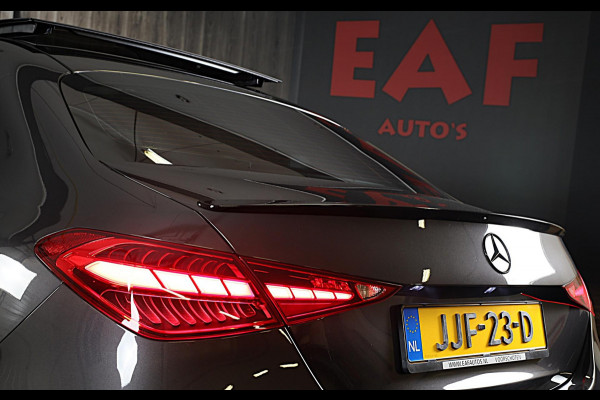 Mercedes-Benz C-Klasse 300 e AMG 63 Look / Camera / Acc / Lane Assist / F1 / Verwarming 4x / Leder / Open Pano / Dode Hoek / 20 In Mercedes-Benz C-Klasse 300 e AMG 63 Look / Camera / Acc / Lane Assist / F1 / Verwarming 4x / Leder / Open Pano / Dode Hoek / 20 In