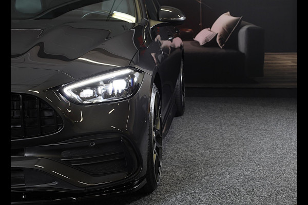 Mercedes-Benz C-Klasse 300 e AMG 63 Look / Camera / Acc / Lane Assist / F1 / Verwarming 4x / Leder / Open Pano / Dode Hoek / 20 In Mercedes-Benz C-Klasse 300 e AMG 63 Look / Camera / Acc / Lane Assist / F1 / Verwarming 4x / Leder / Open Pano / Dode Hoek / 20 In