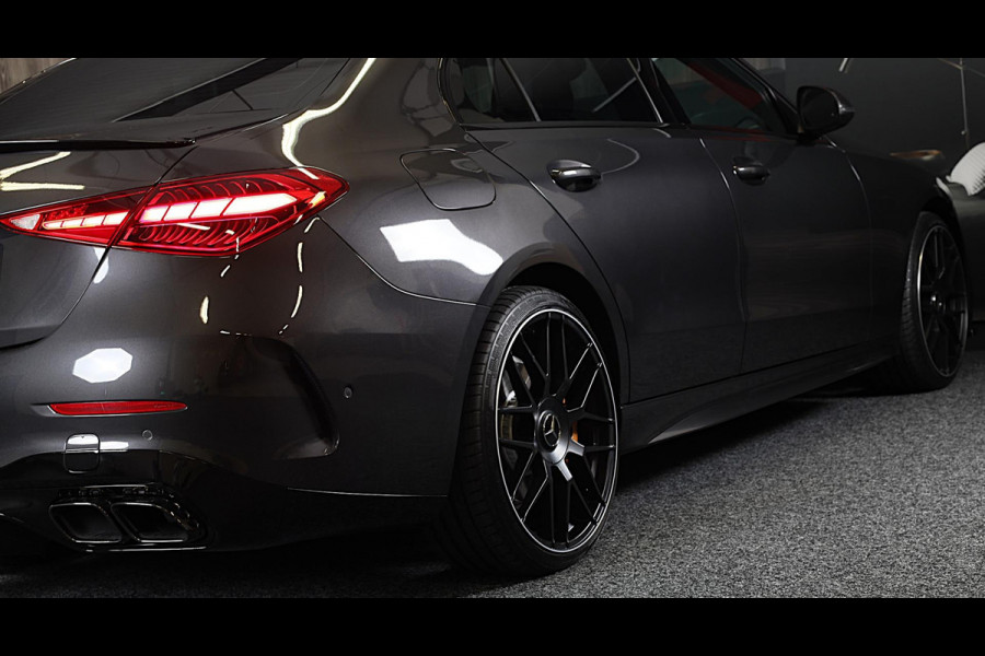 Mercedes-Benz C-Klasse 300 e AMG 63 Look / Camera / Acc / Lane Assist / F1 / Verwarming 4x / Leder / Open Pano / Dode Hoek / 20 In Mercedes-Benz C-Klasse 300 e AMG 63 Look / Camera / Acc / Lane Assist / F1 / Verwarming 4x / Leder / Open Pano / Dode Hoek / 20 In