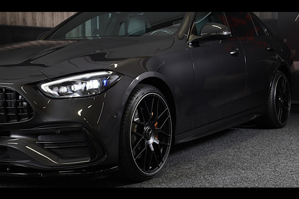 Mercedes-Benz C-Klasse 300 e AMG 63 Look / Camera / Acc / Lane Assist / F1 / Verwarming 4x / Leder / Open Pano / Dode Hoek / 20 In Mercedes-Benz C-Klasse 300 e AMG 63 Look / Camera / Acc / Lane Assist / F1 / Verwarming 4x / Leder / Open Pano / Dode Hoek / 20 In