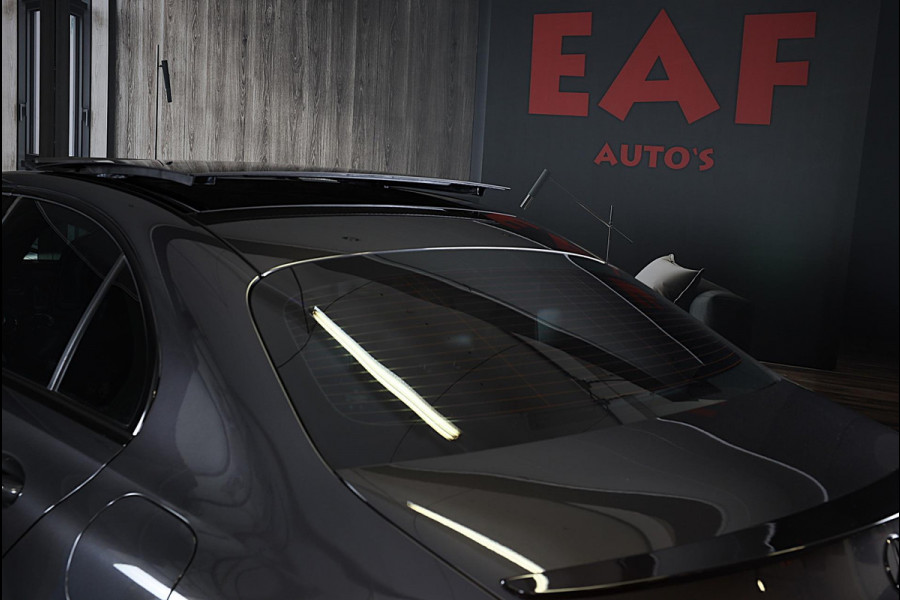 Mercedes-Benz C-Klasse 300 e AMG 63 Look / Camera / Acc / Lane Assist / F1 / Verwarming 4x / Leder / Open Pano / Dode Hoek / 20 In Mercedes-Benz C-Klasse 300 e AMG 63 Look / Camera / Acc / Lane Assist / F1 / Verwarming 4x / Leder / Open Pano / Dode Hoek / 20 In