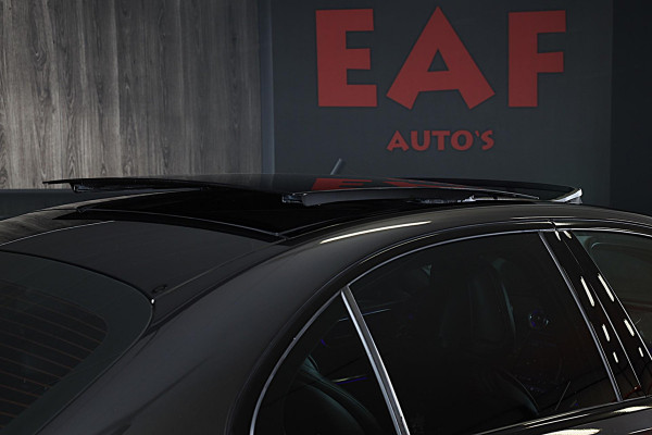 Mercedes-Benz C-Klasse 300 e AMG 63 Look / Camera / Acc / Lane Assist / F1 / Verwarming 4x / Leder / Open Pano / Dode Hoek / 20 In Mercedes-Benz C-Klasse 300 e AMG 63 Look / Camera / Acc / Lane Assist / F1 / Verwarming 4x / Leder / Open Pano / Dode Hoek / 20 In