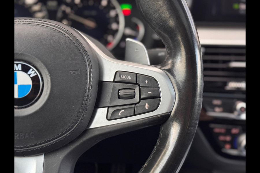 BMW 5 Serie 530i High Executive Dak/Memory/Camera/HuD BMW 5 Serie 530i High Executive Dak/Memory/Camera/HuD