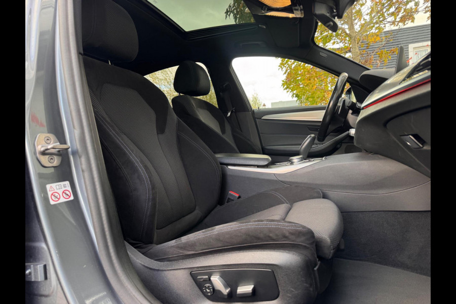 BMW 5 Serie 530i High Executive Dak/Memory/Camera/HuD BMW 5 Serie 530i High Executive Dak/Memory/Camera/HuD