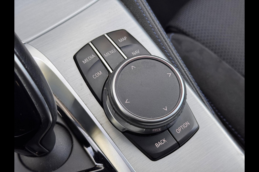 BMW 5 Serie 530i High Executive Dak/Memory/Camera/HuD BMW 5 Serie 530i High Executive Dak/Memory/Camera/HuD