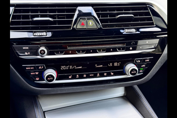 BMW 5 Serie 530i High Executive Dak/Memory/Camera/HuD BMW 5 Serie 530i High Executive Dak/Memory/Camera/HuD