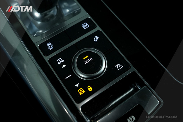 Land Rover Range Rover Sport P400e HSE Dynamic | SVO | Panoramadak | HuD | Alcantara Land Rover Range Rover Sport P400e HSE Dynamic | SVO | Panoramadak | HuD | Alcantara