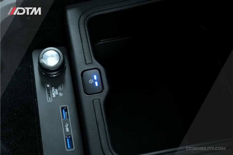 Land Rover Range Rover Sport P400e HSE Dynamic | SVO | Panoramadak | HuD | Alcantara Land Rover Range Rover Sport P400e HSE Dynamic | SVO | Panoramadak | HuD | Alcantara