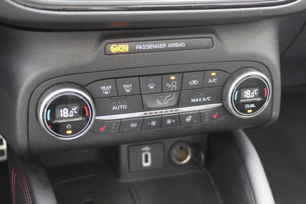 Ford FOCUS Wagon 1.5 EcoBoost ST Line Business / Camera / Navigatie / Keyless / 18'' / Stuurverwarming / DAB / Dodehoek / Cruise Control Ford FOCUS Wagon 1.5 EcoBoost ST Line Business / Camera / Navigatie / Keyless / 18'' / Stuurverwarming / DAB / Dodehoek / Cruise Control