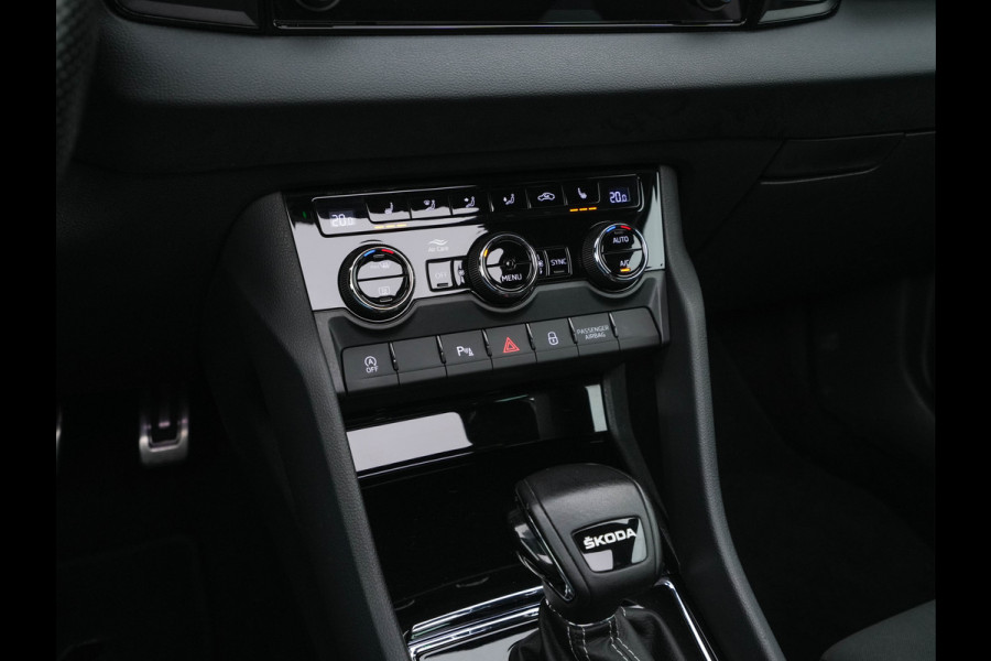 Škoda Karoq 1.5 TSI ACT Sportline (INCL-BTW) Aut. *PANO | DIGI-COCKPIT | ADAPTIVE-CRUISE | FULL-LED | BLIND-SPOT | HEATED-SPORTSEATS | CAMERA | AMBIENT-LIGHT | NAVI-FULLMAP | KEYLESS | DAB+ | SHIFT-PADDLES | PRIVACY-GLASS | .