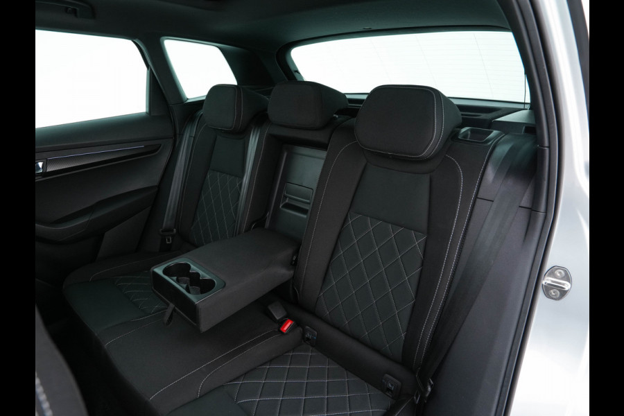 Škoda Karoq 1.5 TSI ACT Sportline (INCL-BTW) Aut. *PANO | DIGI-COCKPIT | ADAPTIVE-CRUISE | FULL-LED | BLIND-SPOT | HEATED-SPORTSEATS | CAMERA | AMBIENT-LIGHT | NAVI-FULLMAP | KEYLESS | DAB+ | SHIFT-PADDLES | PRIVACY-GLASS | .
