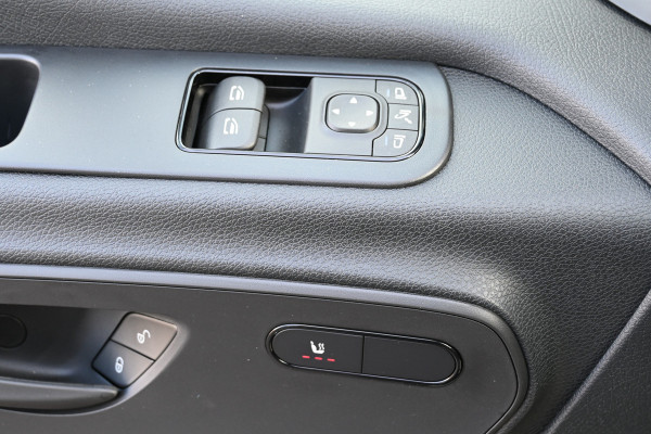 Mercedes-Benz Sprinter 319 CDI 4x4 L4H2 Maxi Select Distronic, Geveerde stoel, LED, 360 Graden Camera Mercedes-Benz Sprinter 319 CDI 4x4 L4H2 Maxi Select Distronic, Geveerde stoel, LED, 360 Graden Camera