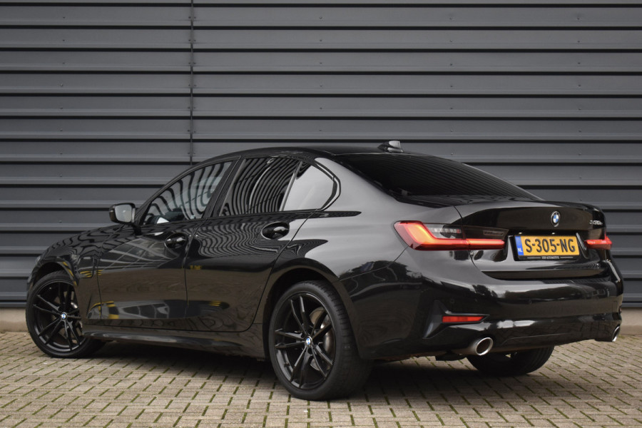 BMW 3 Serie 330e High Executive Shadow Line | ACC | 19'' M Wielen | Stuur + Stoelverwarming | CarPlay | Live Cockpit Pro | BMW 3 Serie 330e High Executive Shadow Line | ACC | 19'' M Wielen | Stuur + Stoelverwarming | CarPlay | Live Cockpit Pro |