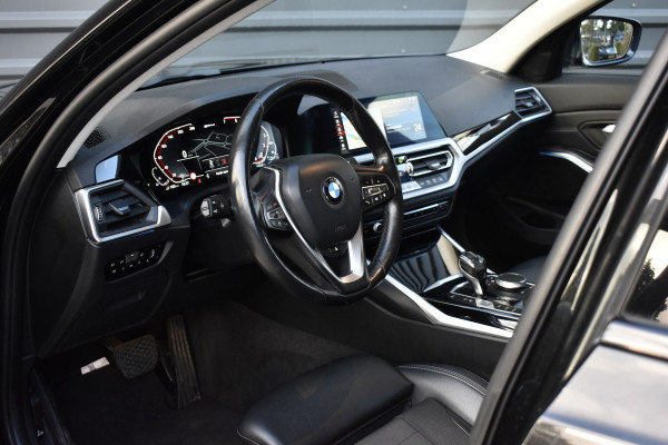 BMW 3 Serie 330e High Executive Shadow Line | ACC | 19'' M Wielen | Stuur + Stoelverwarming | CarPlay | Live Cockpit Pro | BMW 3 Serie 330e High Executive Shadow Line | ACC | 19'' M Wielen | Stuur + Stoelverwarming | CarPlay | Live Cockpit Pro |