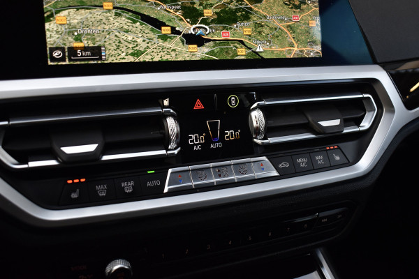 BMW 3 Serie 330e High Executive Shadow Line | ACC | 19'' M Wielen | Stuur + Stoelverwarming | CarPlay | Live Cockpit Pro | BMW 3 Serie 330e High Executive Shadow Line | ACC | 19'' M Wielen | Stuur + Stoelverwarming | CarPlay | Live Cockpit Pro |