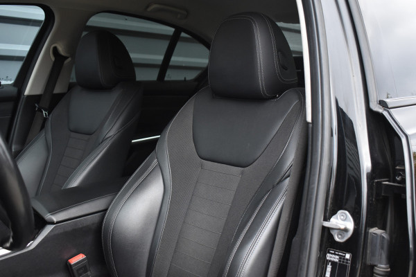 BMW 3 Serie 330e High Executive Shadow Line | ACC | 19'' M Wielen | Stuur + Stoelverwarming | CarPlay | Live Cockpit Pro | BMW 3 Serie 330e High Executive Shadow Line | ACC | 19'' M Wielen | Stuur + Stoelverwarming | CarPlay | Live Cockpit Pro |