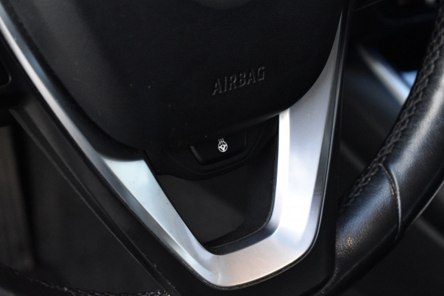 BMW 3 Serie 330e High Executive Shadow Line | ACC | 19'' M Wielen | Stuur + Stoelverwarming | CarPlay | Live Cockpit Pro | BMW 3 Serie 330e High Executive Shadow Line | ACC | 19'' M Wielen | Stuur + Stoelverwarming | CarPlay | Live Cockpit Pro |