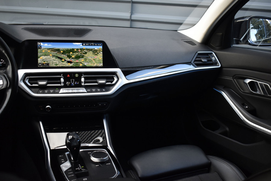 BMW 3 Serie 330e High Executive Shadow Line | ACC | 19'' M Wielen | Stuur + Stoelverwarming | CarPlay | Live Cockpit Pro | BMW 3 Serie 330e High Executive Shadow Line | ACC | 19'' M Wielen | Stuur + Stoelverwarming | CarPlay | Live Cockpit Pro |