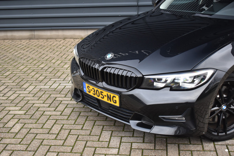 BMW 3 Serie 330e High Executive Shadow Line | ACC | 19'' M Wielen | Stuur + Stoelverwarming | CarPlay | Live Cockpit Pro | BMW 3 Serie 330e High Executive Shadow Line | ACC | 19'' M Wielen | Stuur + Stoelverwarming | CarPlay | Live Cockpit Pro |